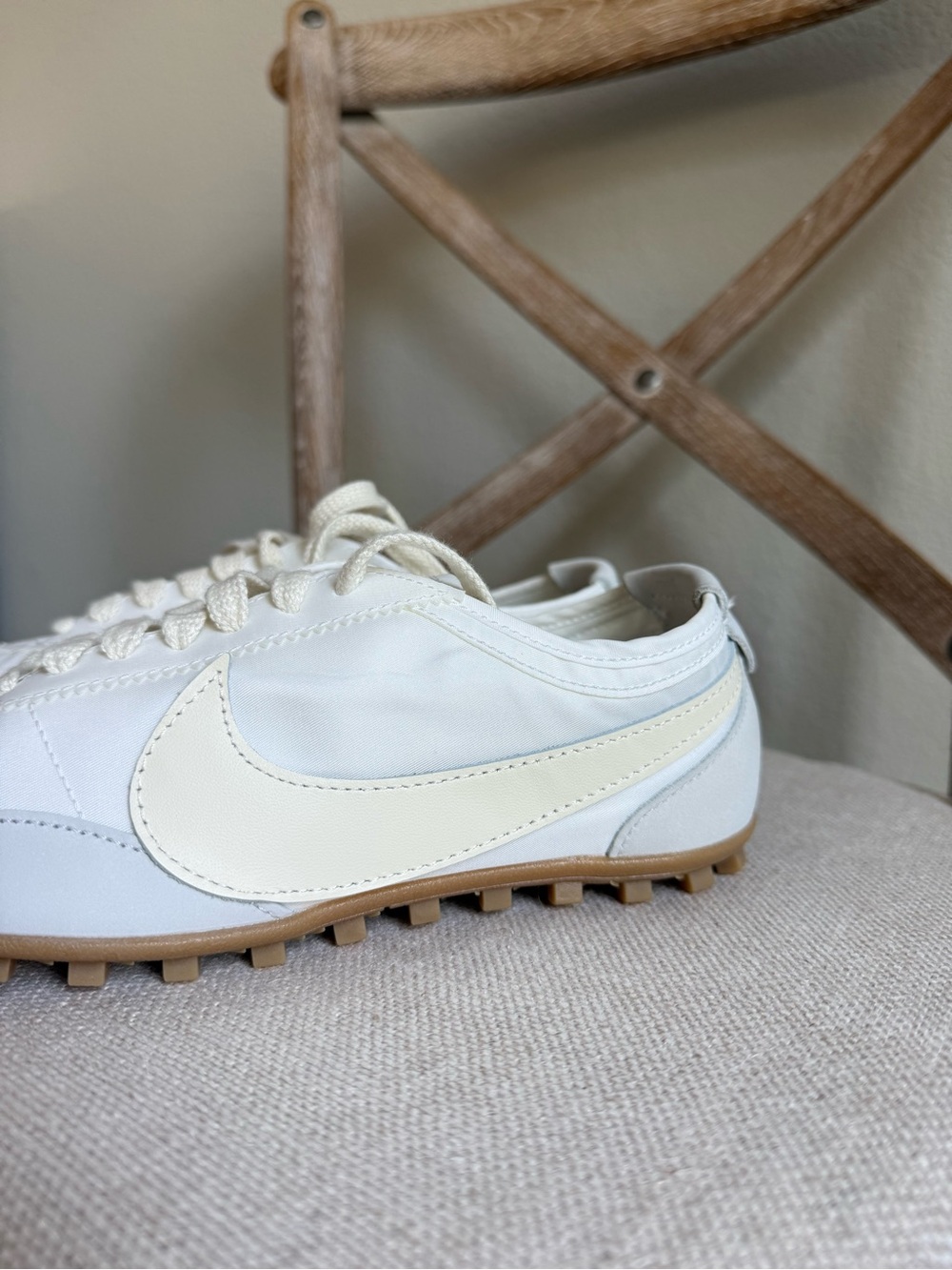 Nike Women's Moon Shoe OG Sneakers - Picture 3 of 7